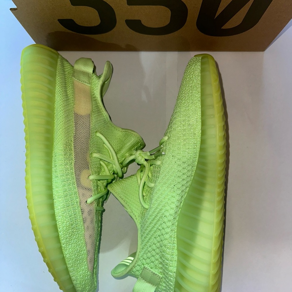 Adidas Yeezy Boost 350 V2 Glow in Dark Neon Green NEW - Picture 6 of 9
